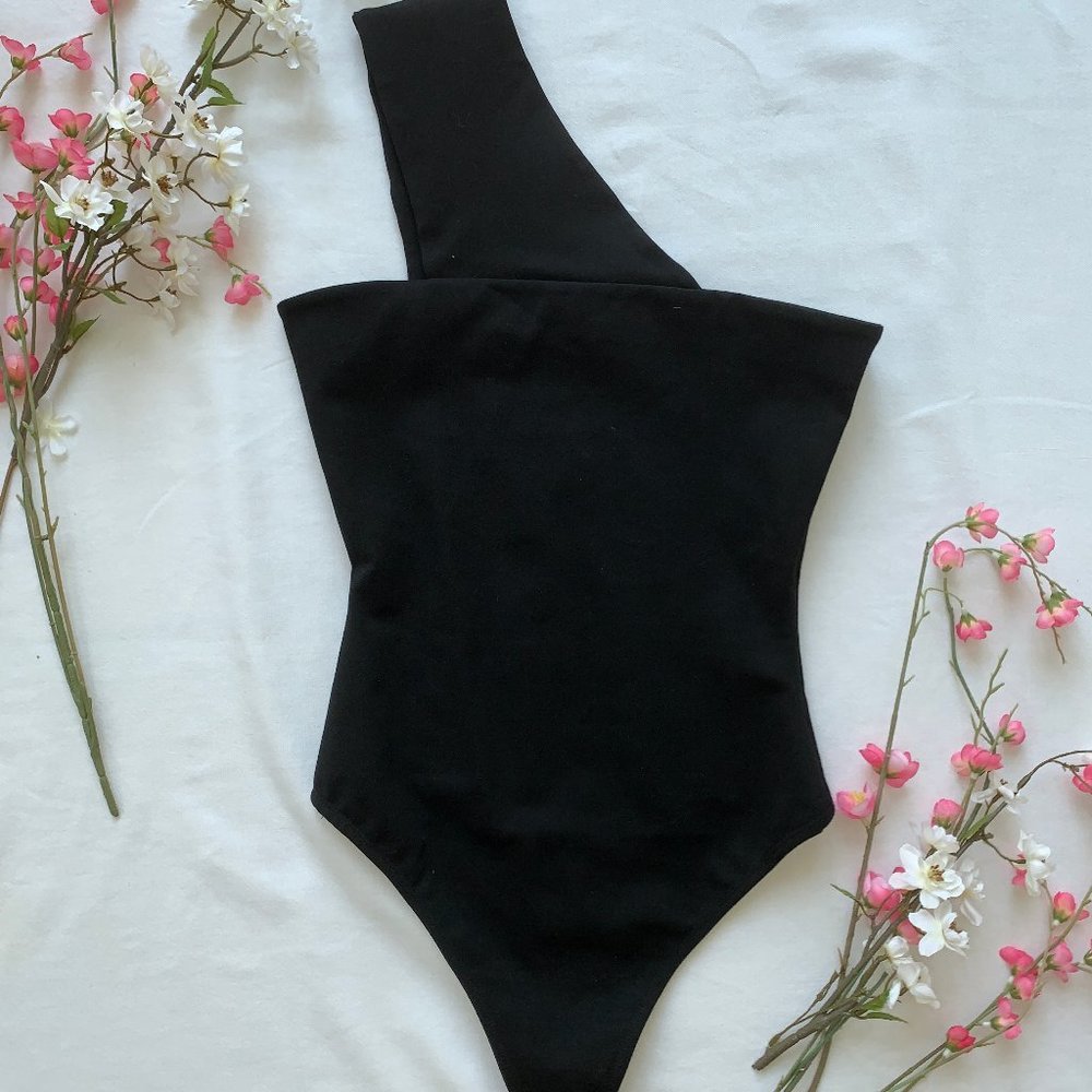 Superdown Black One Shoulder Bodysuit